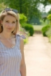ITV Tonight - Holidays, Where Should We Go MP4 + subs BigJ0554