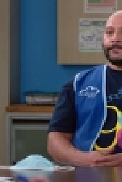 Superstore S06E10 720p HDTV x264-SYNCOPY EZTV