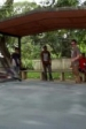 Wild Things with Dominic Monaghan S01E04 Giant Centipede iNTERNAL 720p WEBRip x264-CAFFEiNE [eztv]