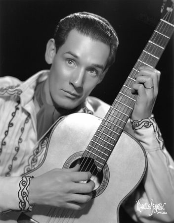 Tito Guízar