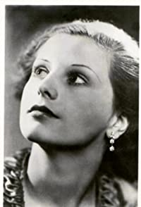 Belle Chrystall