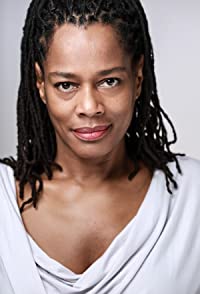 Suzette Llewellyn