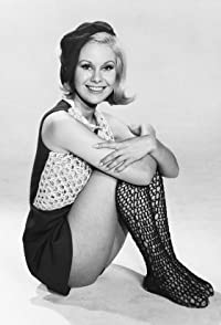 Suzanna Leigh
