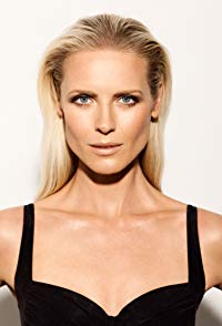 Synnove Macody Lund
