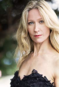 Angela Dixon