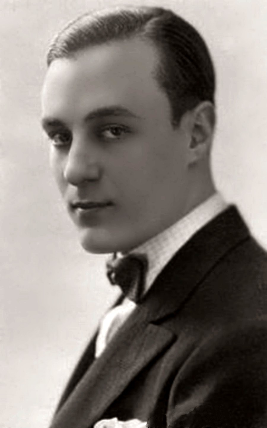 Ernesto Raquén