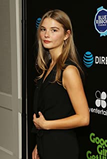 Stefanie Scott