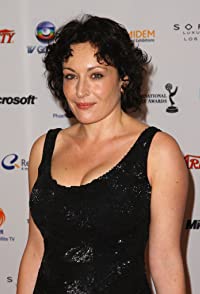 Lucy Cohu