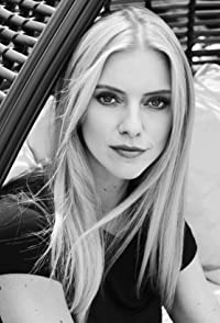 Elle Evans