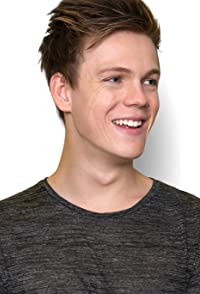 Caspar Lee