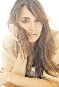 Mia Maestro
