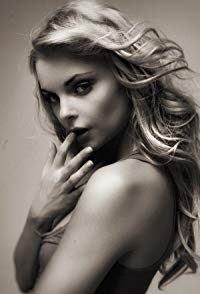 Izabella Miko