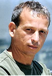 Yftach Katzur
