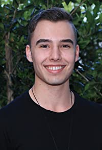 Evan Henzi