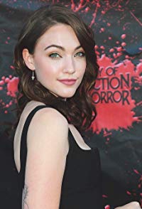 Violett Beane