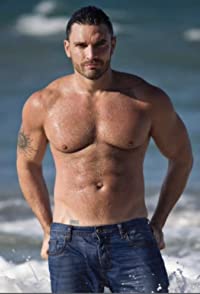 Julian Gil