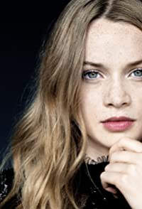 Luna Wedler