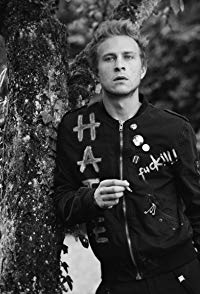 Max Hubacher