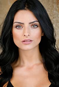 Aislinn Derbez