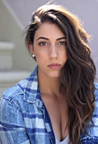 Caitlin Dechelle