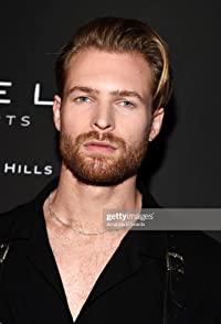 Rhett Wellington