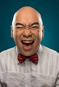 Wally Bayola