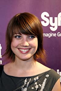 Nicki Clyne