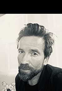 Dean Lennox Kelly