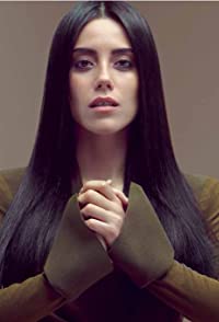 Cansu Dere